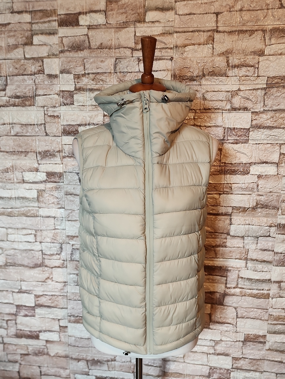 Zara Gray Full Zip Vest - Picture 1 of 8